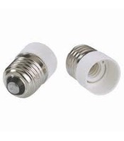 E27/E14 extension adapter with flexible joint